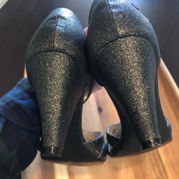 Modcloth Sparkly Green T Strap Pumps Size 8 - Picture 7 of 11